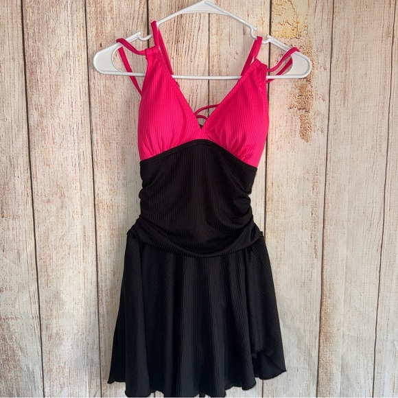 The Unbranded Brand Other - Pink and black women's swim dress, ribbed, nwot, Sz M​